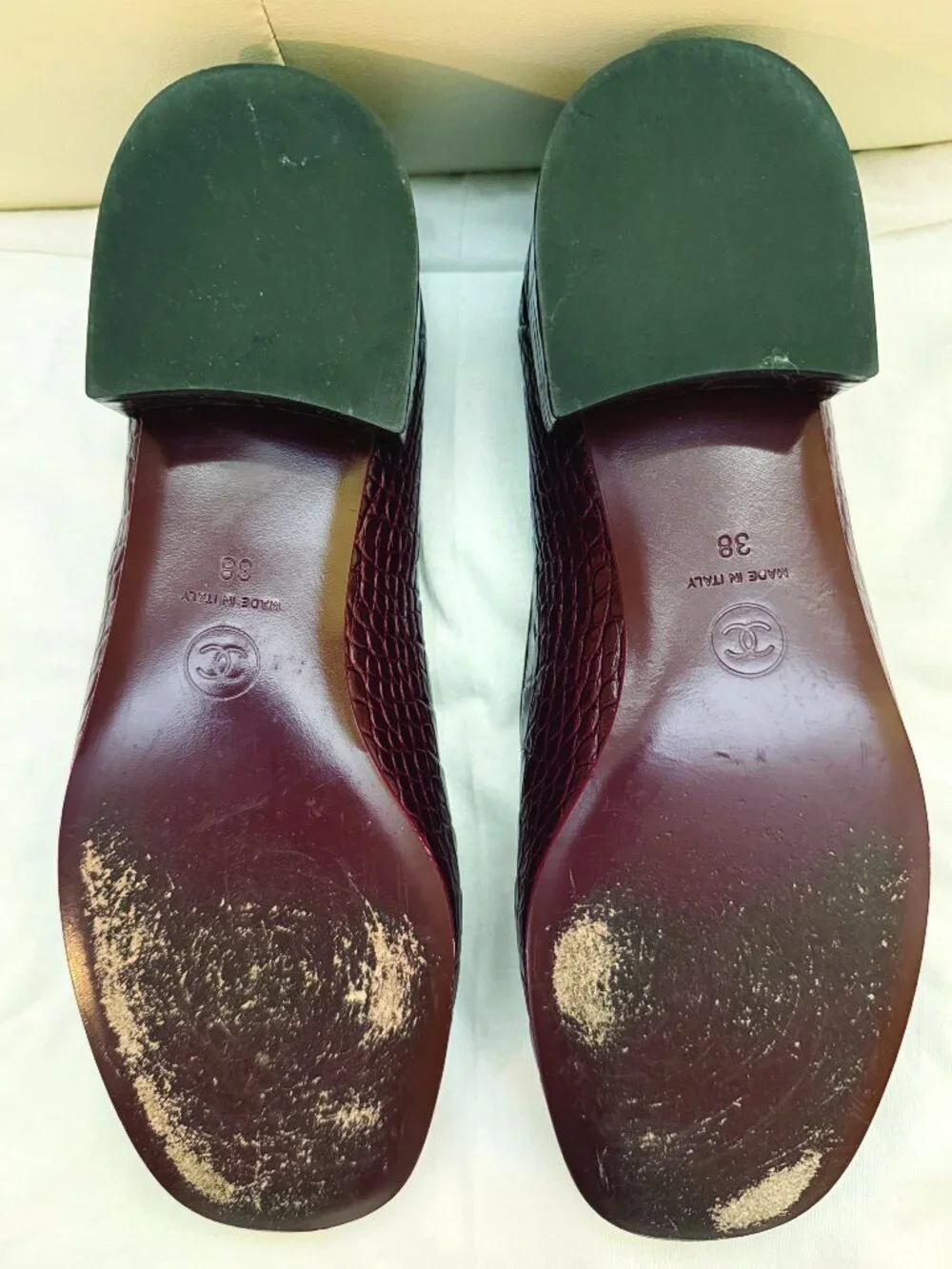 Chanel Alligator CC Mocassins Loafers Size 38 Burgundy